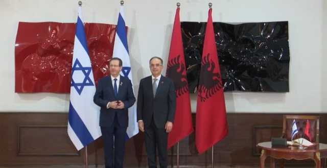 Begaj pret presidentin e Izraelit me ceremoni shtetërore