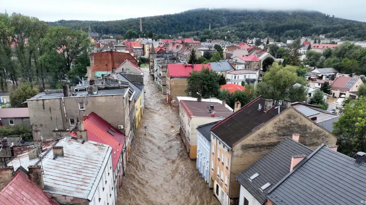 Polonia shpall gjendjen e katastrofës pas përmbytjeve