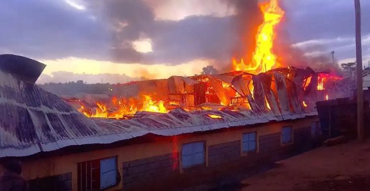 Zjarri përfshin shkollën, humbin jetën 17 nxënës