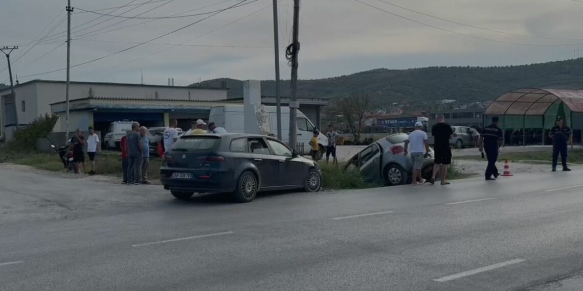 Aksident i rëndë në vend, dy automjete përplasen “kokë më kokë”