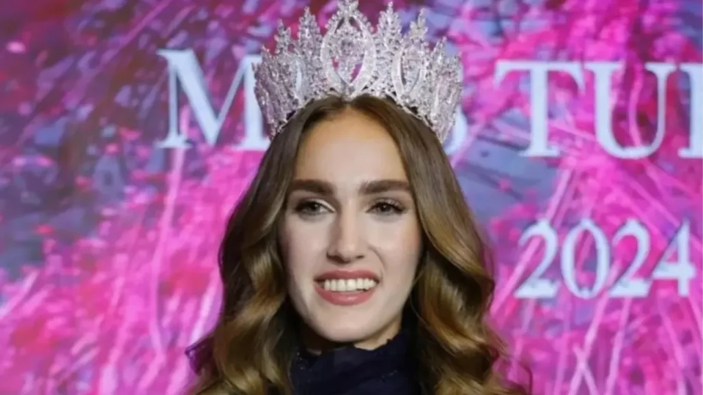 “Si burrë…”/Miss Turqia 2024 merr kritika të ashpra në rrjet për pamjen e saj