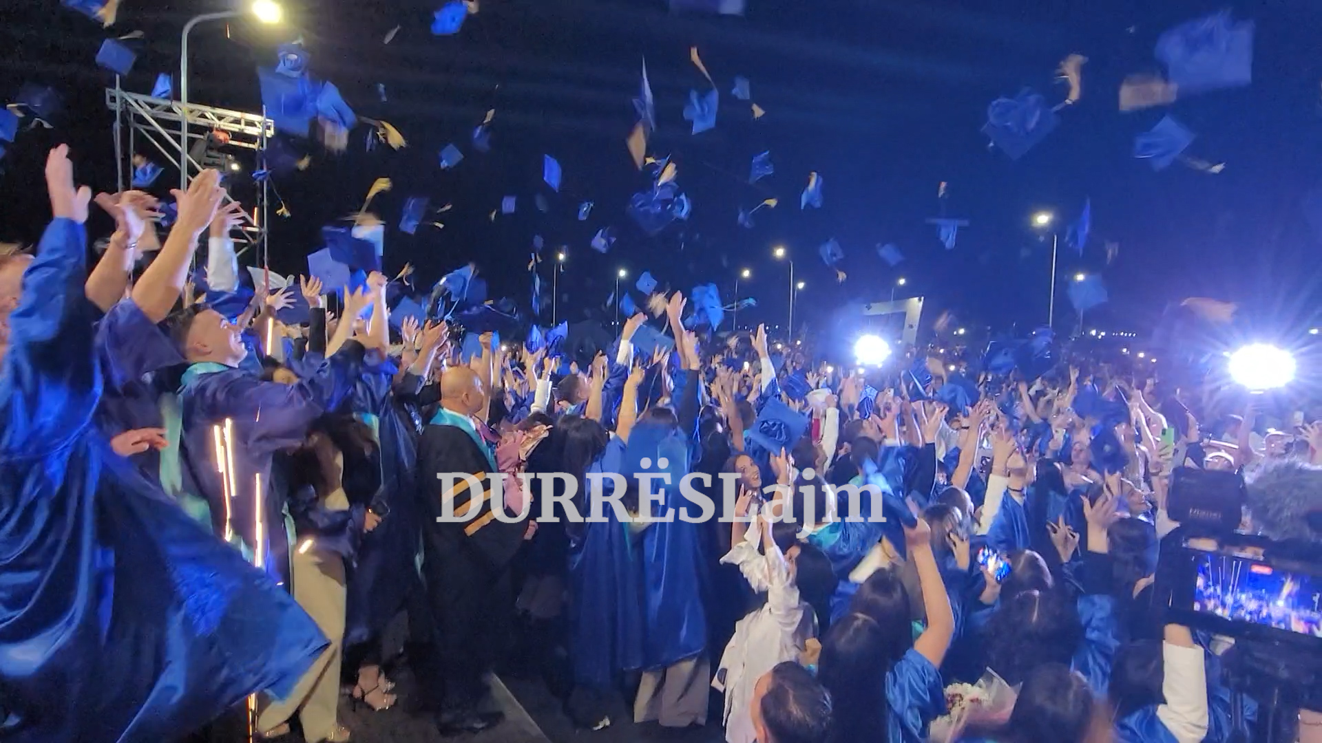 Ceremonia e diplomimit të 2240 studentëve të UAMD-së, një festë e vërtetë e arsimit (VIDEO)