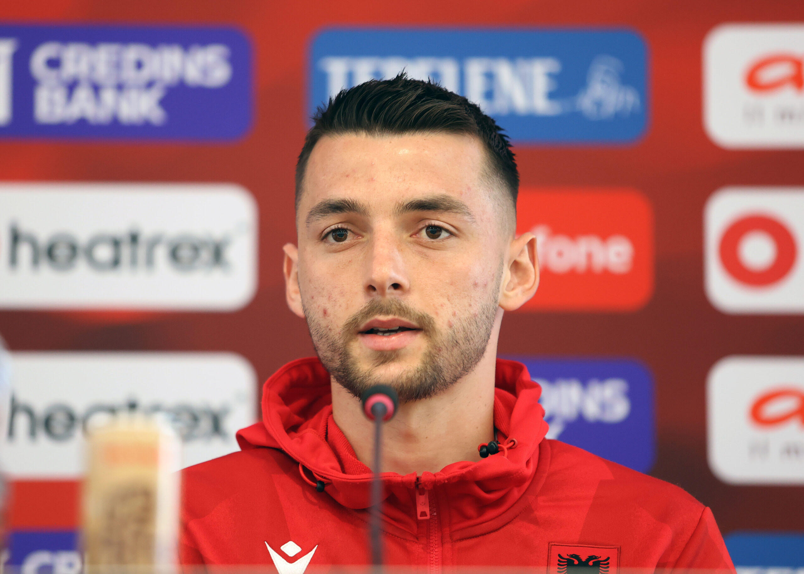 Arbër Hoxha kërkon mbështetjen e tifozëve: Synojmë vendin e parë në grup