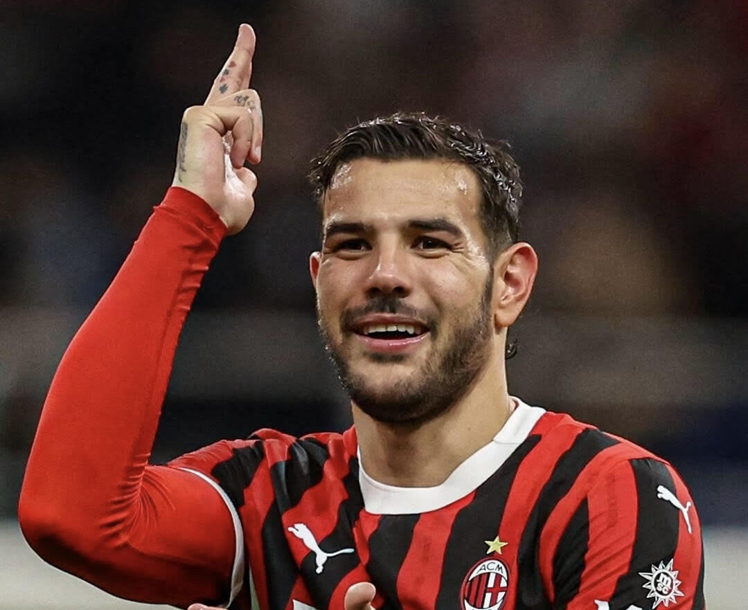 Theo Hernandez arrin legjendën e Milanit, Maldini e komplimenton