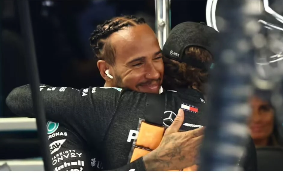 Zëvendësohet Hamilton! Ekipi i Mercedes konfirmon emrin që do ta pasojë