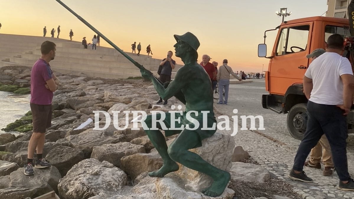 “Peshkatari” kthehet në vendin ikonik pranë Sfinksit në Durrës