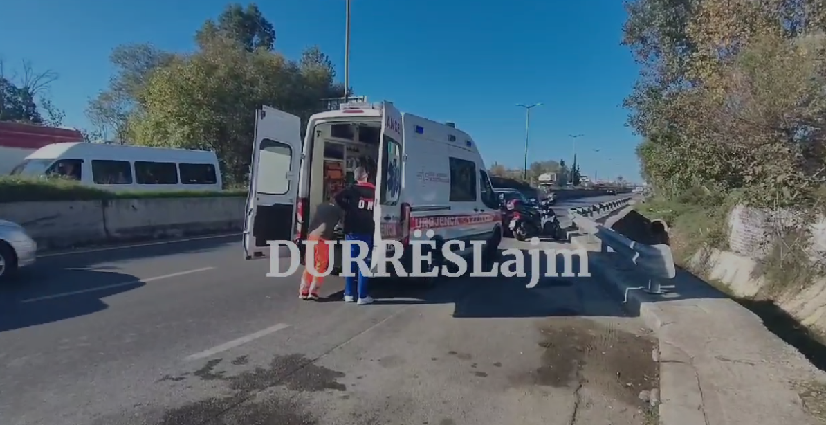 Makina përplas të moshuarin tek vijat e bardha në Durrës (VIDEO)