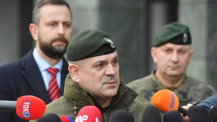 Gjenerali polak: Varshava duhet ta forcojë ushtrinë dhe ta përgatisë për luftë 