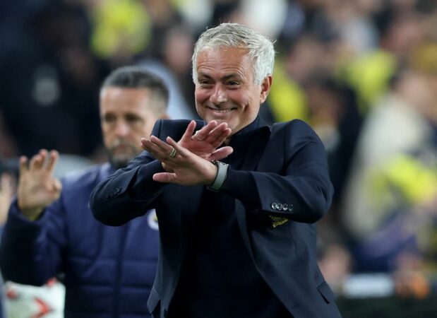 Mourinho thellon krizën e Manchester United, thumbon edhe arbitrin