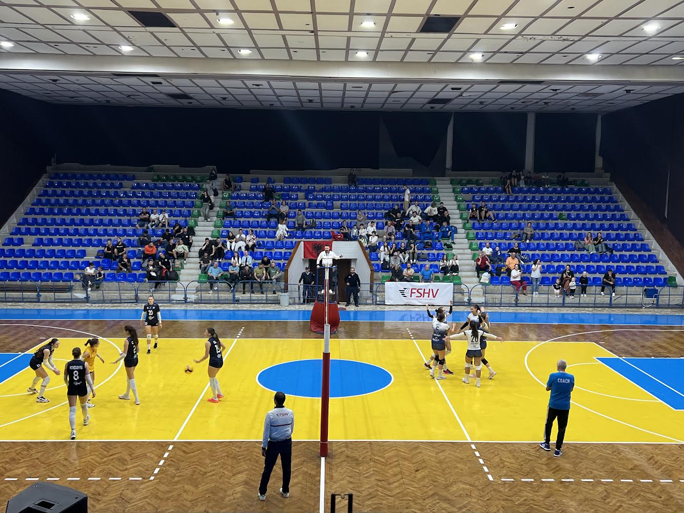 Volley femra / Teuta “zgjohet” vonë, Dinamo fiton me lehtësi në Durrës