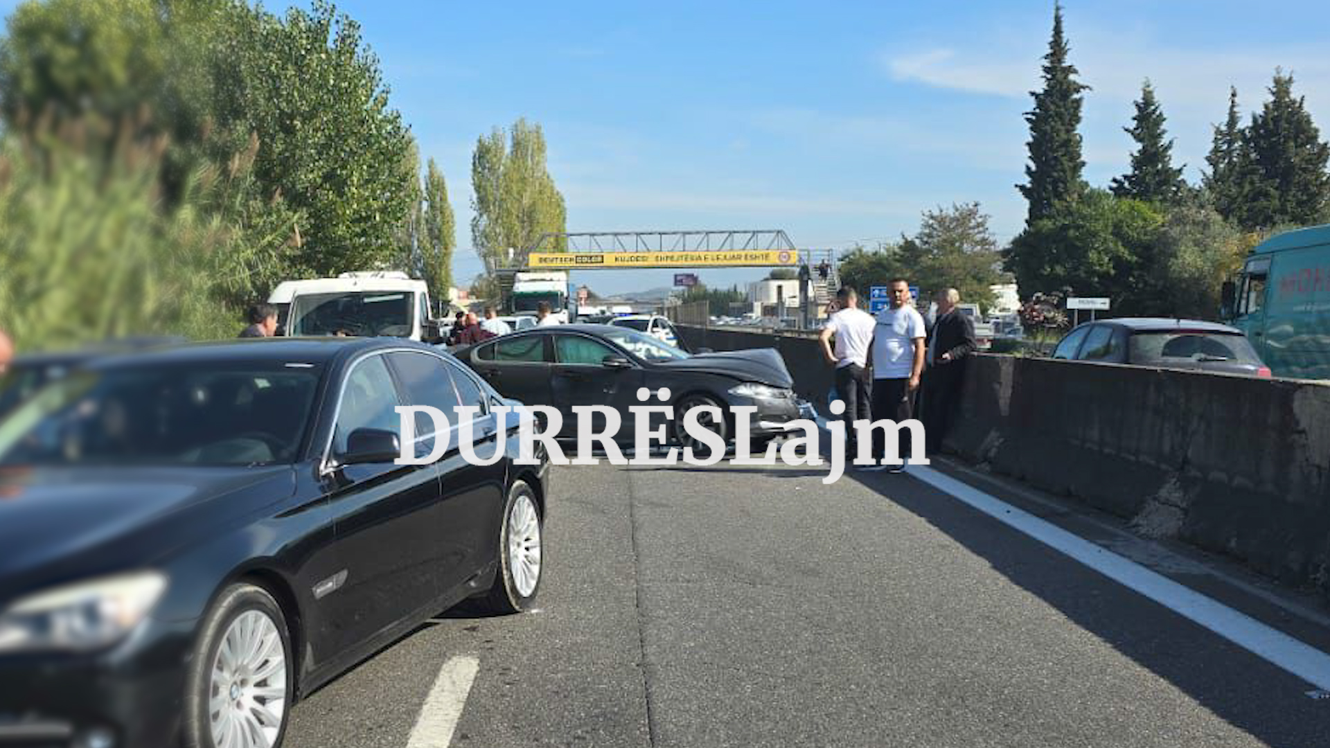 Aksident i 4-fishtë në autostradën Tiranë – Durrës (FOTO & VIDEO)