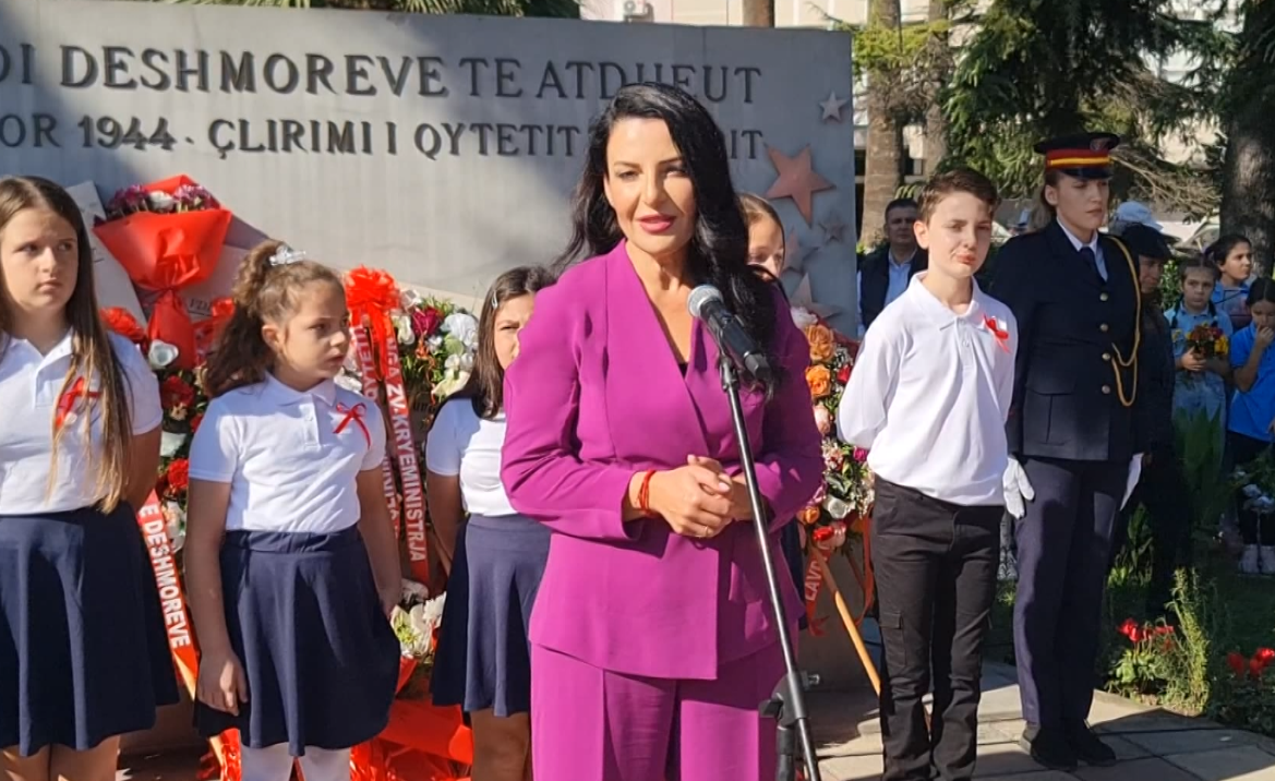 “15 tetori, dy herë festë”, Balluku në Fier: Sot Shqipëria ulet në tryezën e negociatave