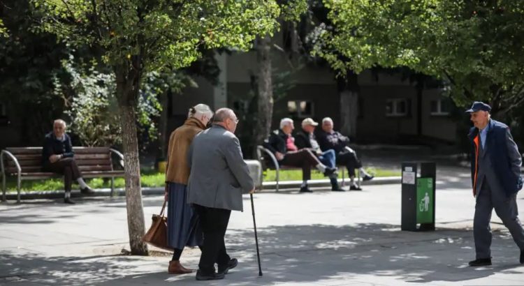 Qeveria e Kosovës rrit pensionet me 20%, ja kur do të nisë aplikimi dhe kategoritë që përfitojnë