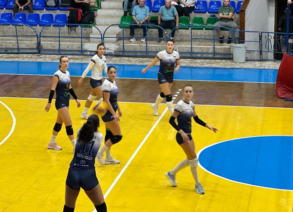 Volejboll Femra/ Teuta shkëlqen në shtëpi, triumfon 3-1 kundër Barletit