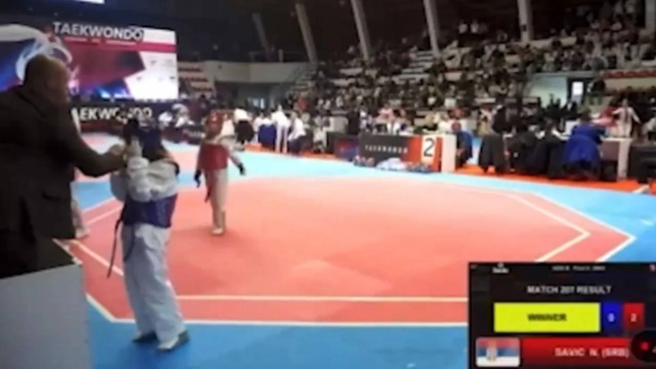 E paprecendentë! Trajneri i Taekwondo-s nga Kosova godet vajzën 8-vjeçare pasi humbi garën në Kampionat