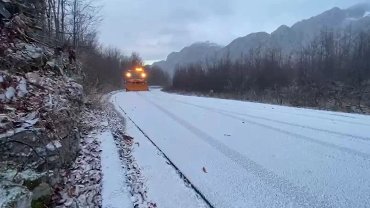 Vermoshi dhe Thethi “vishen” me të bardha, dëbora mbulon zonat malore