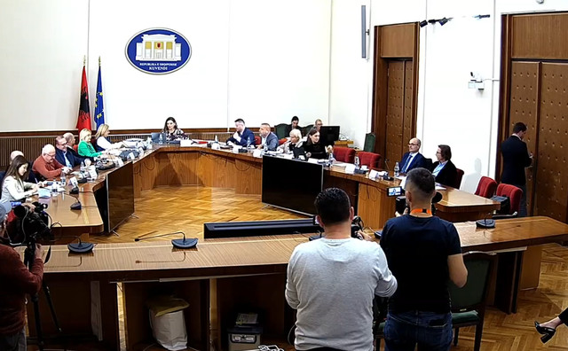  Tre shtetasit italianë refuzojnë dëshminë te “Sterilizimi”, policia i kthen përgjigje Vokshit: Janë jashtë territorit shqiptar