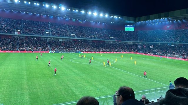 Katastrofë për kuqezinjtë, vjen edhe goli i dytë në 10 minutat e parë (VIDEO)