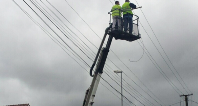 Shi dhe erë e fortë, disa fshatra pa energji elektrike në Vaun e Dejës