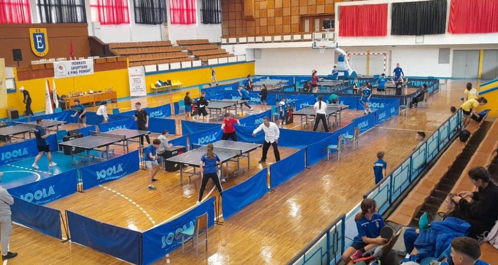 Pingpong/ Teuta kampione për femra e meshkuj