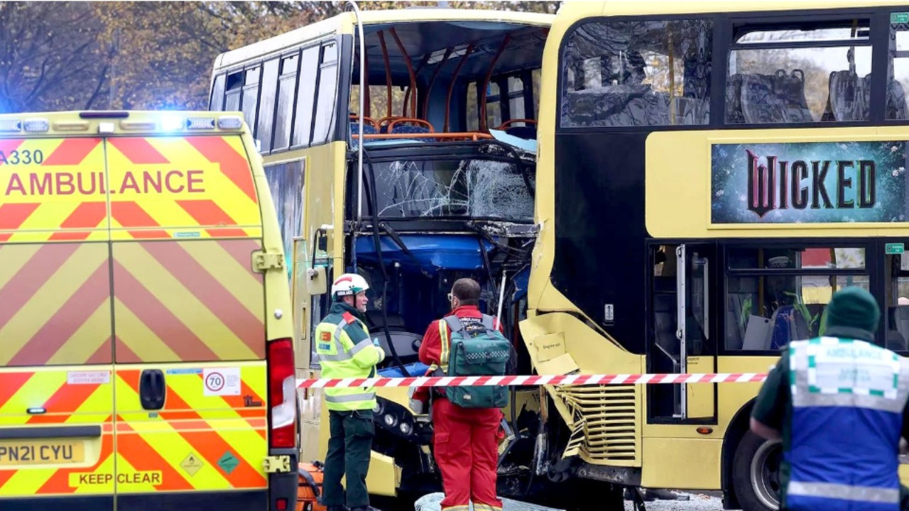 Përplasen dy autobusë, 17 persona nisen me urgjencë në spital