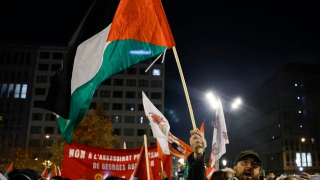 Protesta në Paris kundër aktivitetit në përkrahje të Izraelit