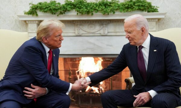 Biden dhe Trump premtojnë një tranzicion të rregullt të pushtetit në janar