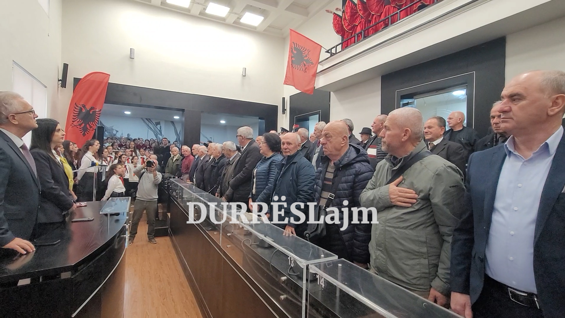 Ceremoni solemne me rastin e 80-vjetorit të çlirimit të Durrësit (VIDEO)