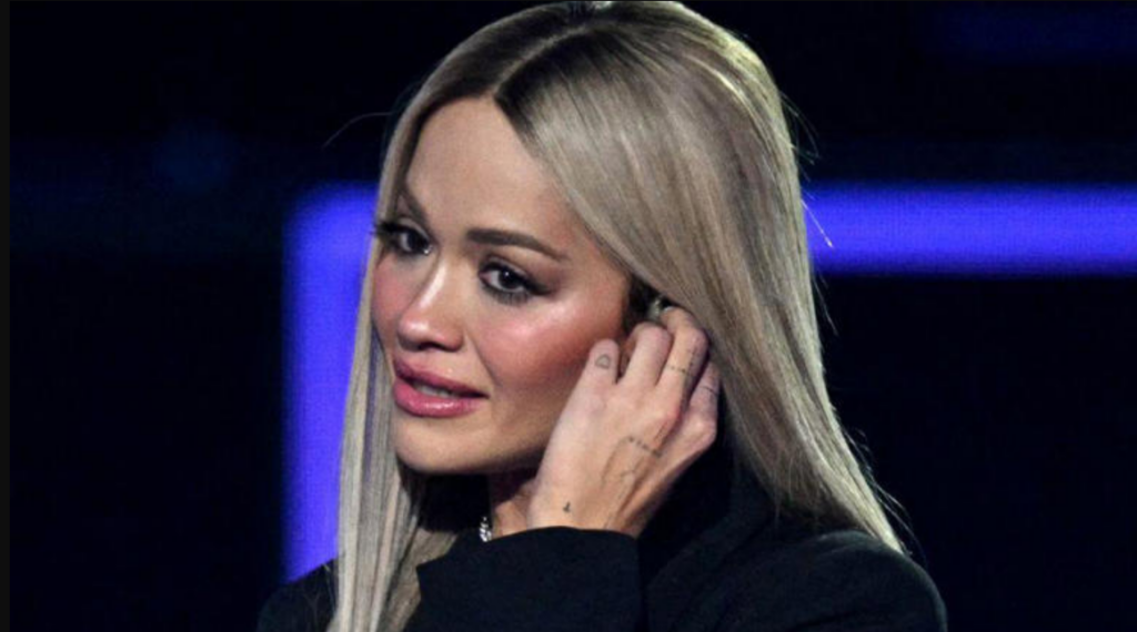 Rita Ora nuk mban dot lotët në “MTV Awards”, kujton yllin e “One Direction”