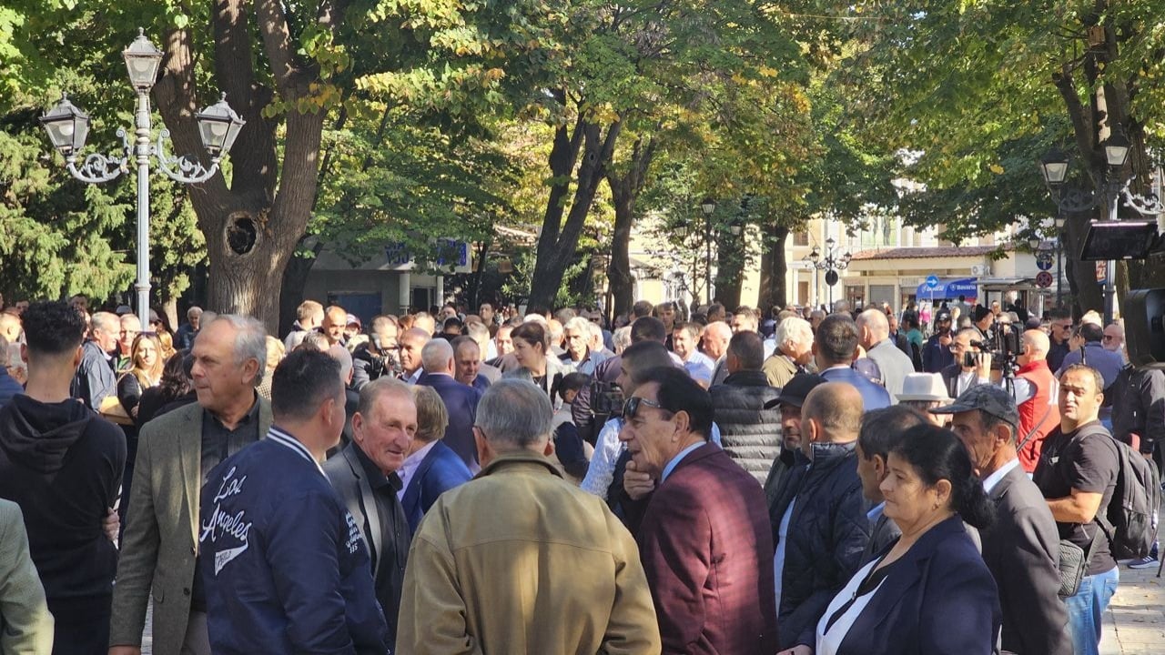 Masakra në Shkodër, qytetarët ngrihen në protestë/ Marshim i heshtur si reagim kundër kriminalitetit në këtë qytet