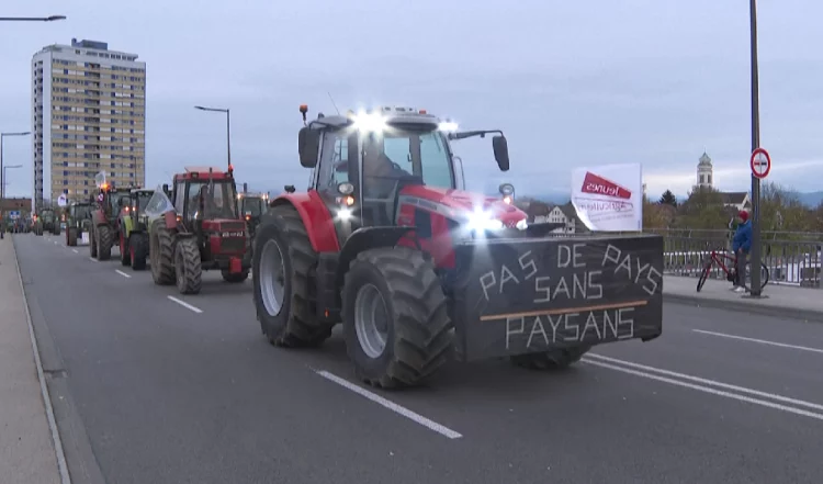 Fermerët francezë e gjermanë protestojnë ndaj marrëveshjes së BE për të sjellë prodhimet nga Amerika Latine