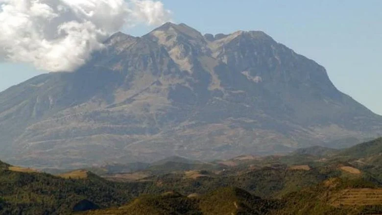 Nxirrnin gurë dekorativë nga mali i Tomorrit, 3 të arrestuar dhe 5 në kërkim