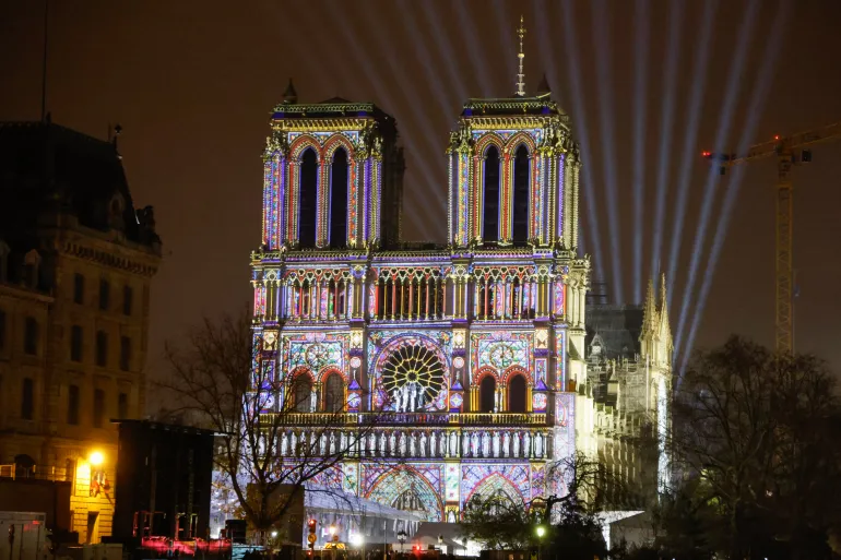 Për herë të parë pas 5 vitesh, tingujt e kambanave të &#8220;Notre-Dame&#8221; dëgjohen sërish në Paris