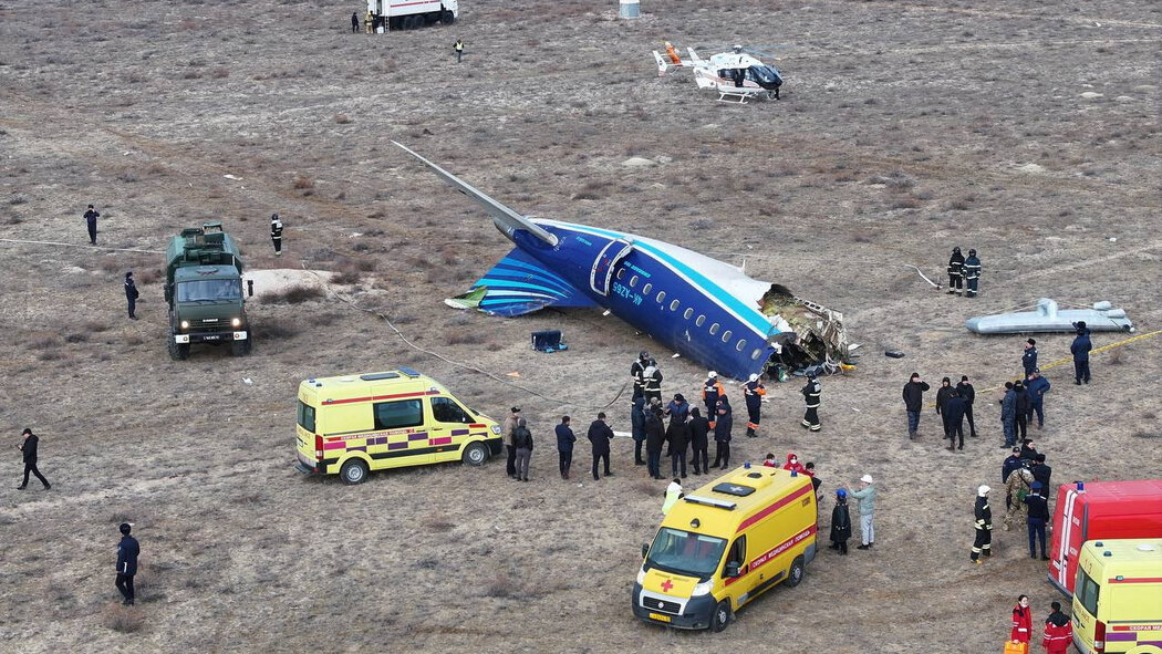 Rrëzimi i avionit me 38 të vdekur në Kazakistan, mesazhet e fundit të pilotit: Ka presion të lartë…