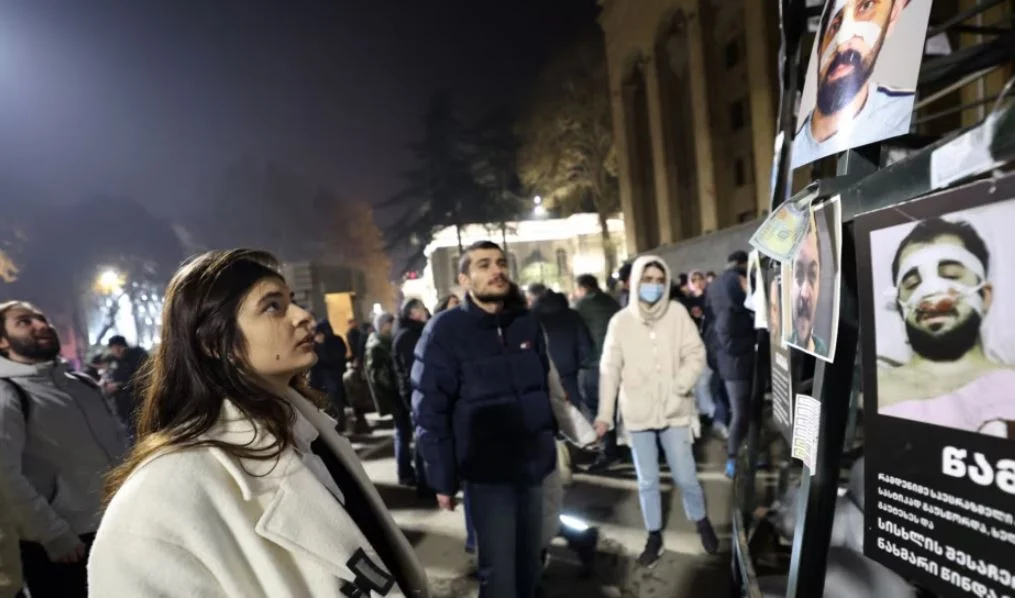 Vazhdojnë protestat në Gjeorgji, BE-ja paralajmëron ndëshkime