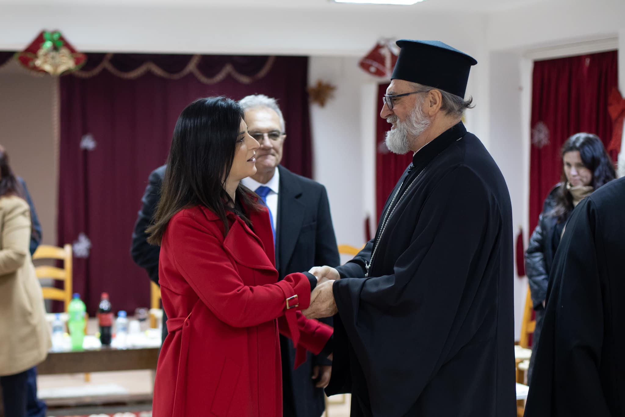 Kryebashkiakja Sako uron Krishtlindjen: Sa më shumë dashuri e çdo gjë të mirë në familjet e të gjithëve!