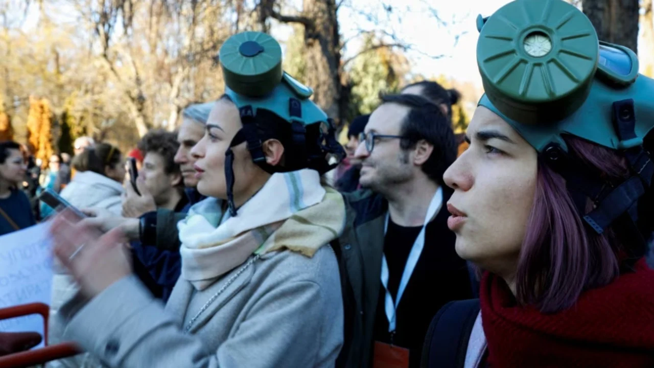 Ndotja e ajrit kthehet në problem, qytetarët në Shkup vijojnë me protestat