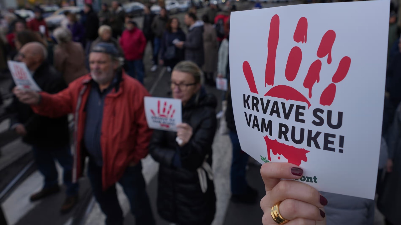 Qeveria serbe merr vendimin e papritur për të ndaluar protestat, mbyll shkollat më herët se sa ishte planifikuar