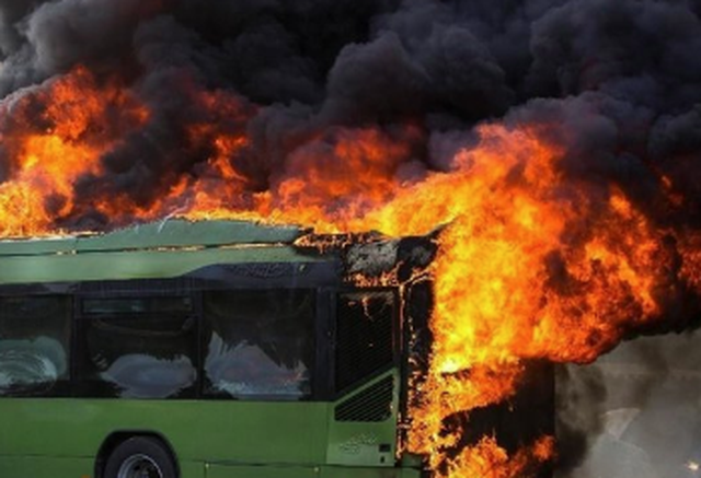 Çfarë ndodhi? Marrin flakë tre autobusë gjatë natës në Tiranë