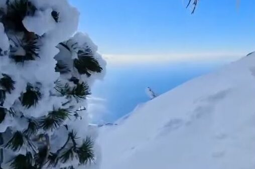 Rama ndan pamje nga Qafa e Qorres në Llogara: Mirëmëngjes me adrenalinën e aktiviteteve malore