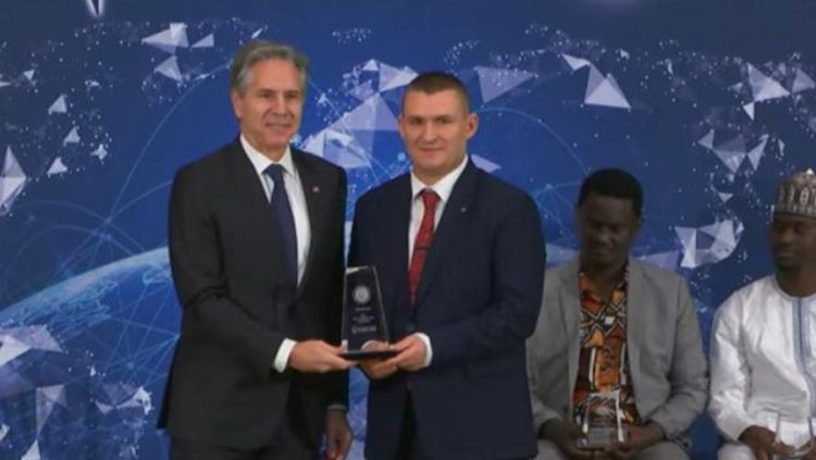 DASH nderoi Dumanin, reagon Ambasada e SHBA në Tiranë: Korrupsioni gërryen qeverisjen demokratike!