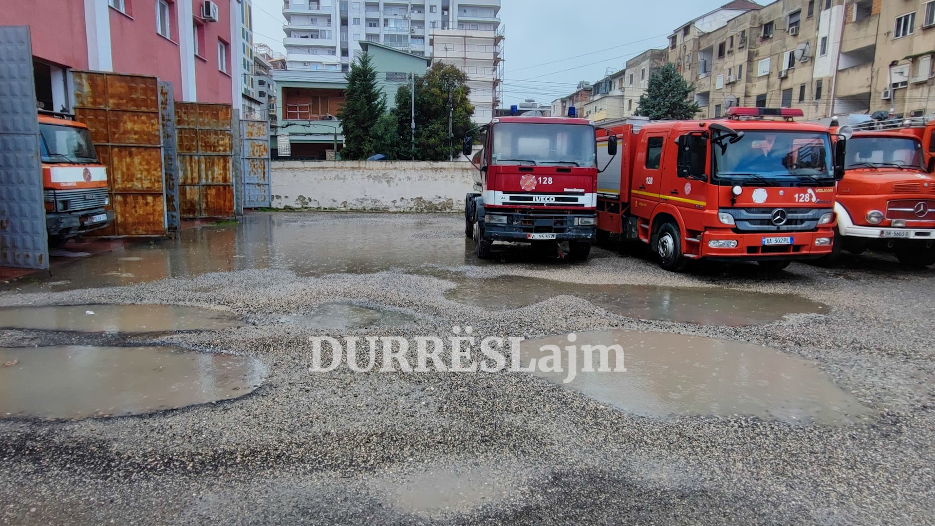 Oborri i Zjarrfikëses Durrës në gjendje skandaloze, investimi nuk realizohet prej 2 muajsh (FOTO)