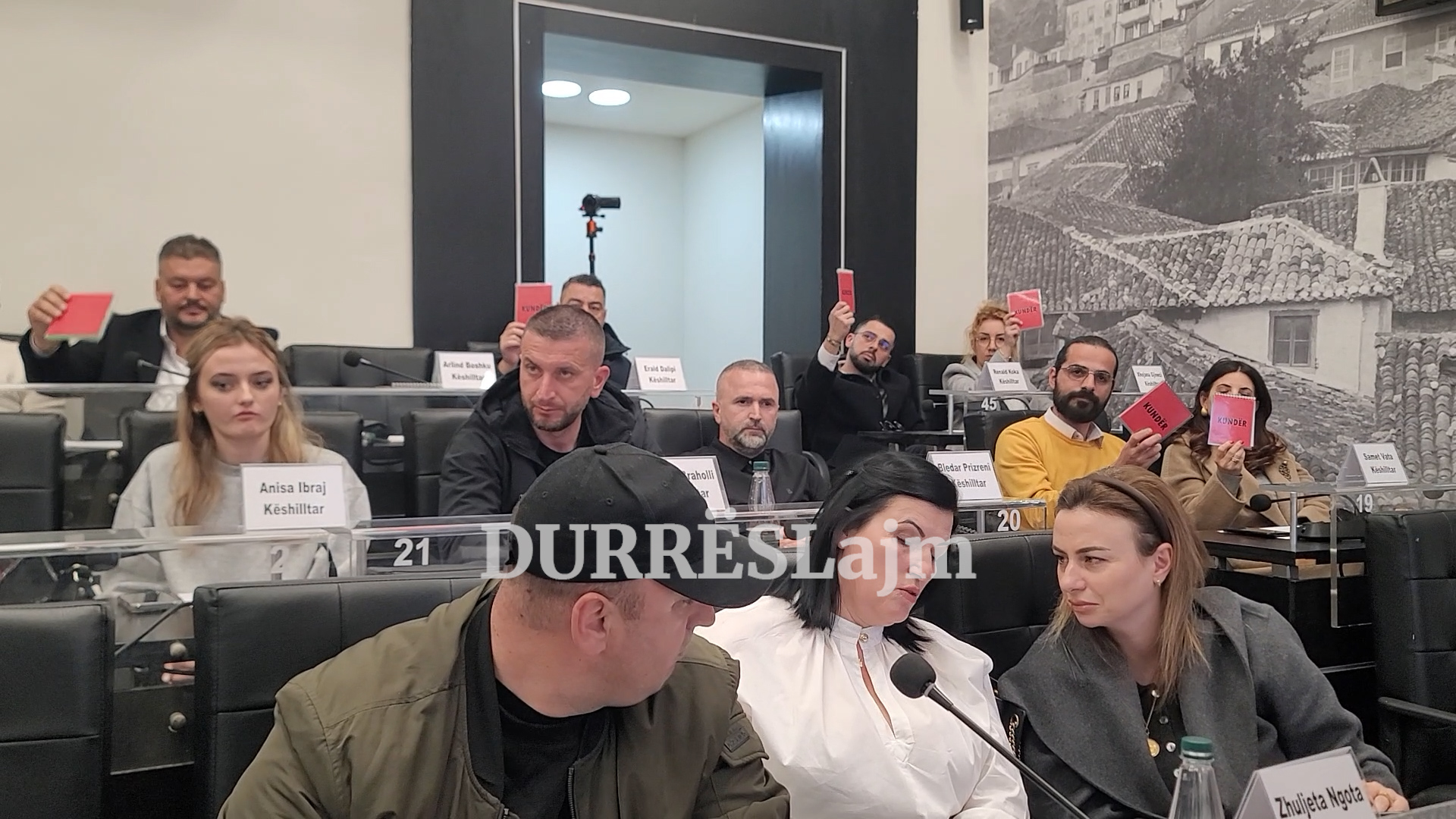 Projekti TID Durrës, Burgija: Po i vidhni qytetarët me shpronësimet! (VIDEO)