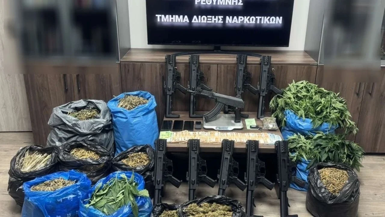 Laborator i kultivimit të marijuanës dhe arsenal armësh, arrestohet shqiptari në Greqi