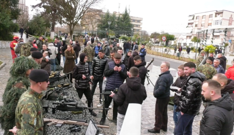 Forcat e Armatosura, ditë të hapur me të rinjtë e Matit për rekrutimet