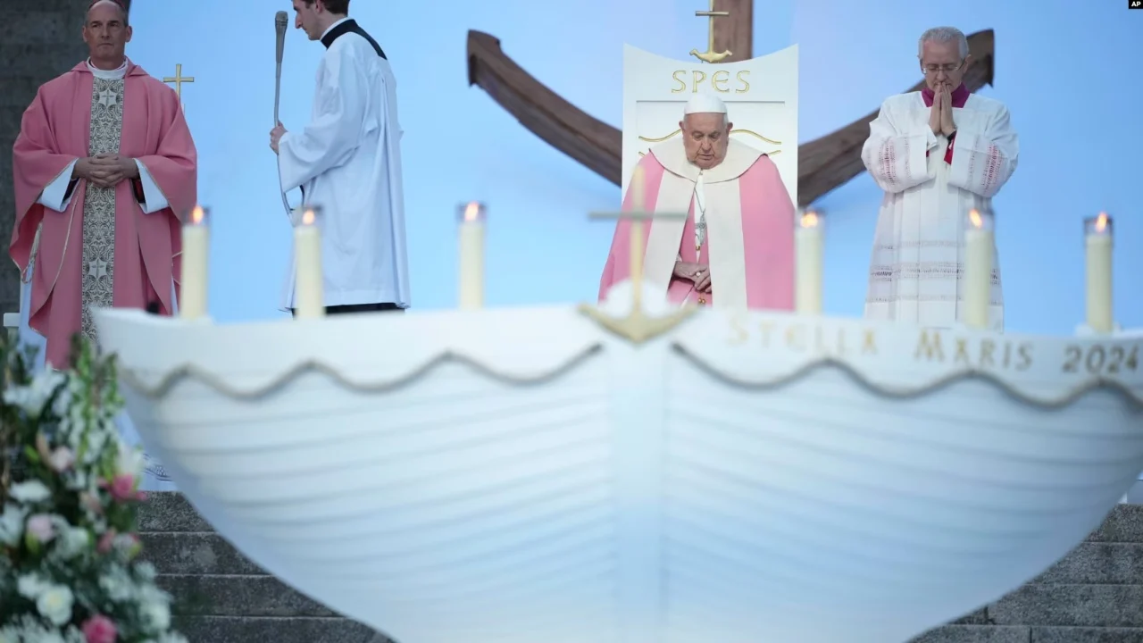 Papa Françesku mban meshë madhështore në vizitën e tij të parë në Korsikë