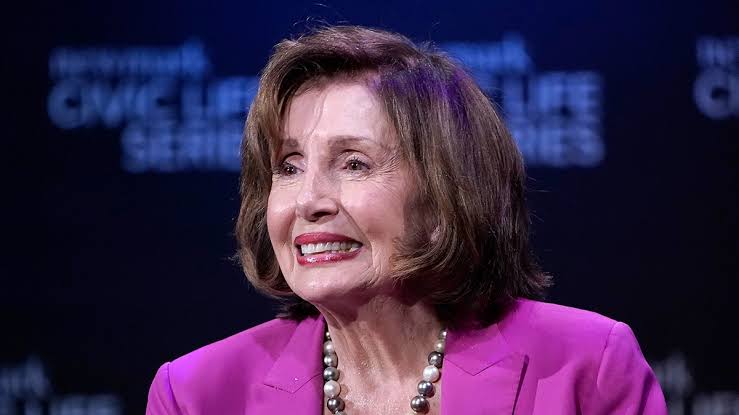 Nancy Pelosi shtrohet në spital, pësoi një dëmtim gjatë një udhëtimi zyrtar në Luksemburg