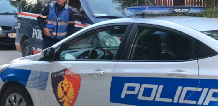 Atentati në Bulqizë, policia gjen një motomjet të djegur në dalje të qytetit, dyshohet se i përket autorit