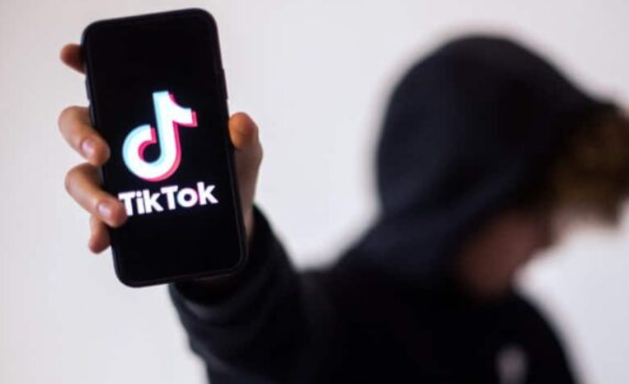 Mbyllja e TikTok në Shqipëri jehonë në mediat ndërkombëtare