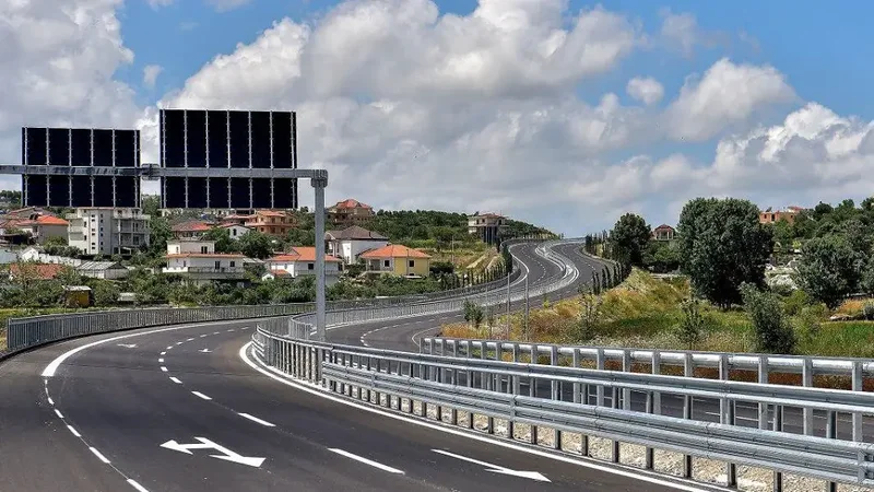 Nis aplikimi i kalimit me pagesë në autostradën Thumanë-Kashar, ja sa do paguajnë automjetet